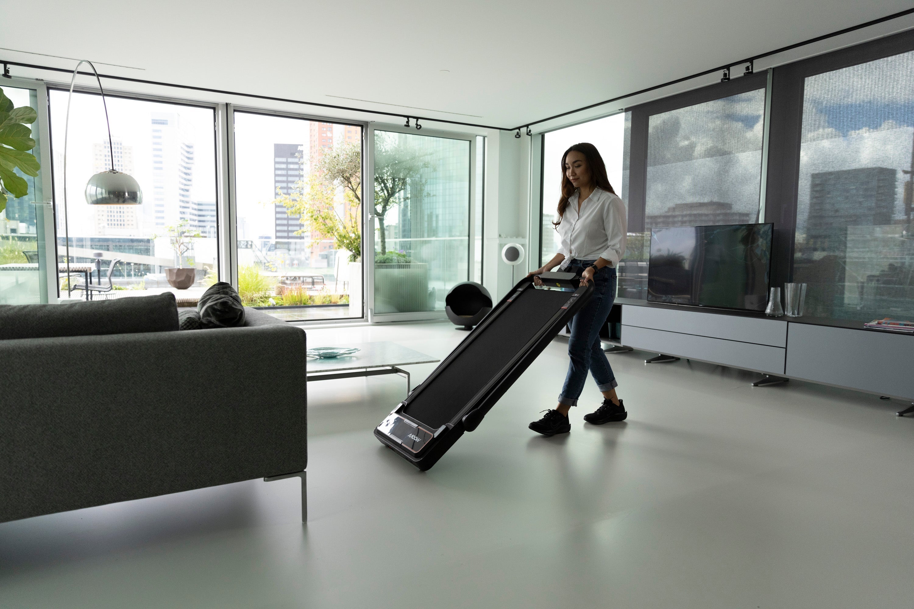 Waarom een loopband perfect is voor jou als drukke moeder 🏃‍♀️💨