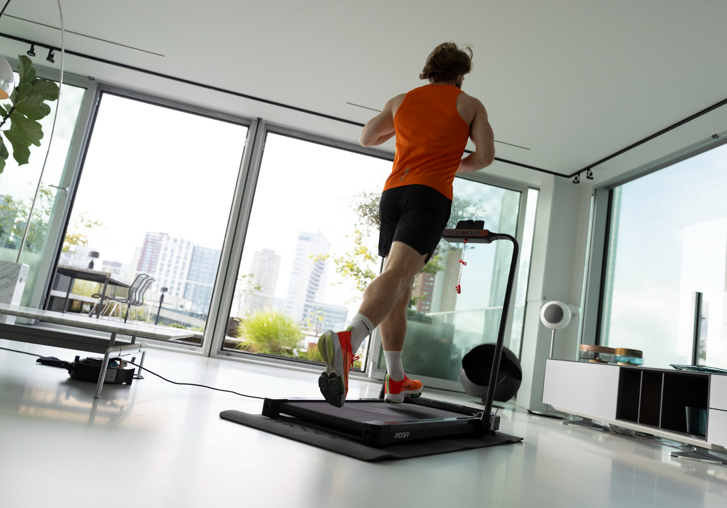 Hardlopen op de loopband: effectieve schema’s & tips 🏃‍♀️